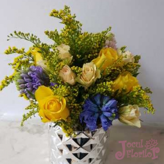 Aranjament floral Primavara