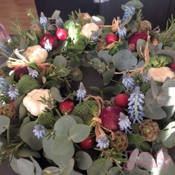 Coronita cu bunatati