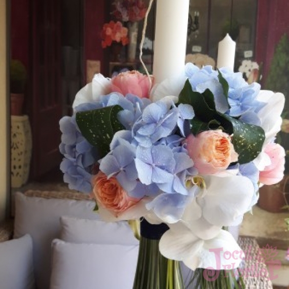 Lumanari bleu, alb si peach