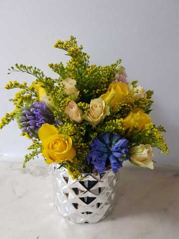 Aranjament floral Primavara