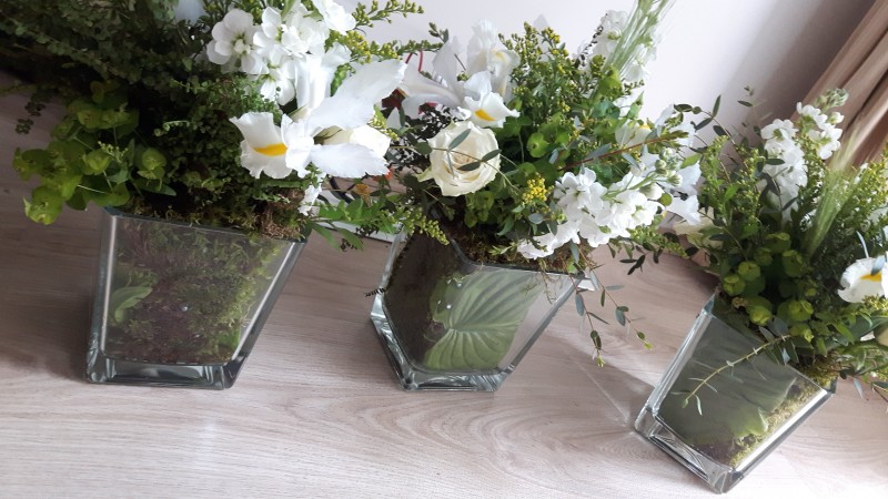 Aranjament masa alb cu verde