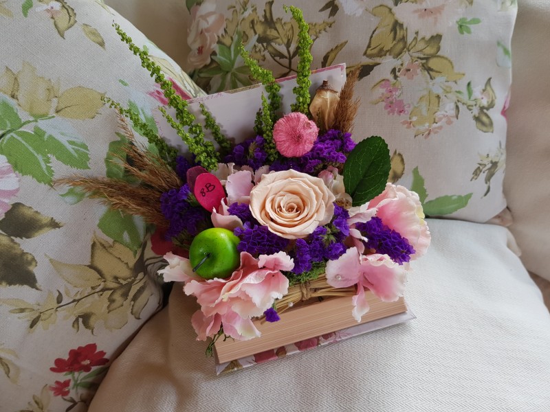 Aranjament trandafir criogenat in carte