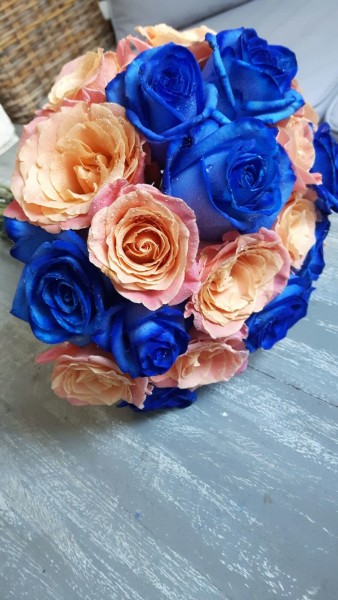 Buchet nasa albastru cu peach