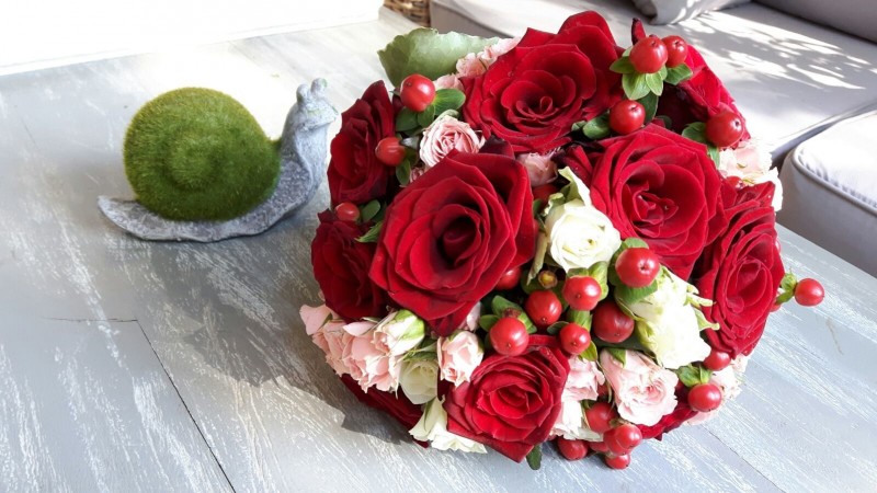 Buchet trandafiri rosii cu roz