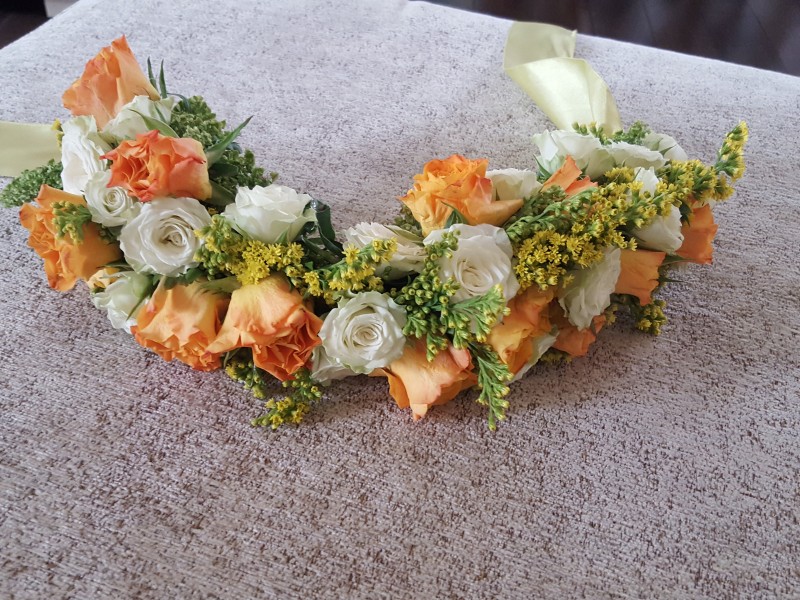 Coronita crem, peach si galben