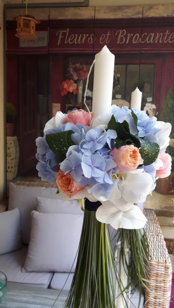 Lumanari bleu, alb si peach